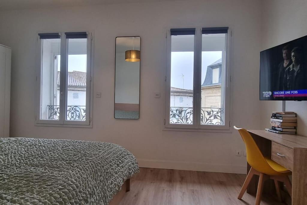 Le Retro Chic: Central Renovated Apartment with Free Parking La Roche-Chalais Exterior photo